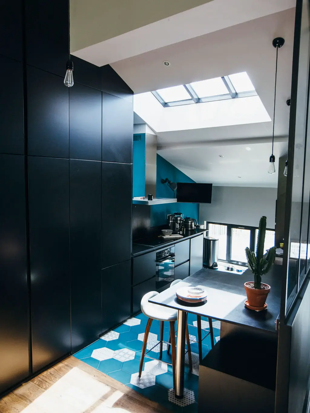 巴黎现代 Loft 风格住宅，开放式庭院打造生活新体验-7