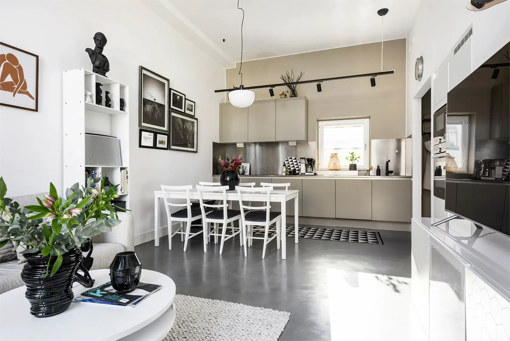 小户型大变身 | 34m2 屋顶露台打造明亮舒适家居空间-5