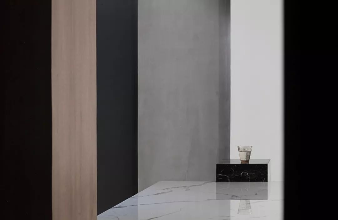 南京 220m²极简别墅 | 旧屋新生,自然光影与空间对话-19