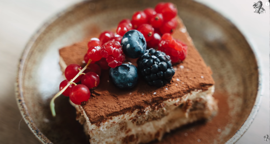 90后妈妈带家人住进森林别墅丨德国丨Thuy Dao和老公T-69