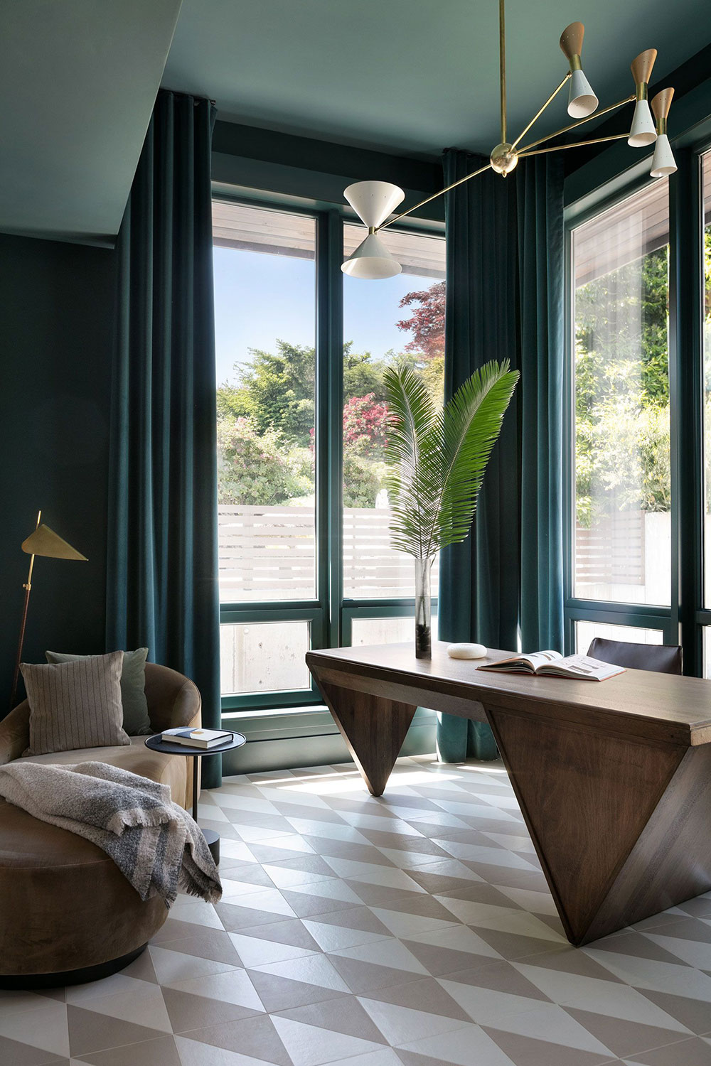 温哥华独特公寓 | 色彩与创意的完美交织-8