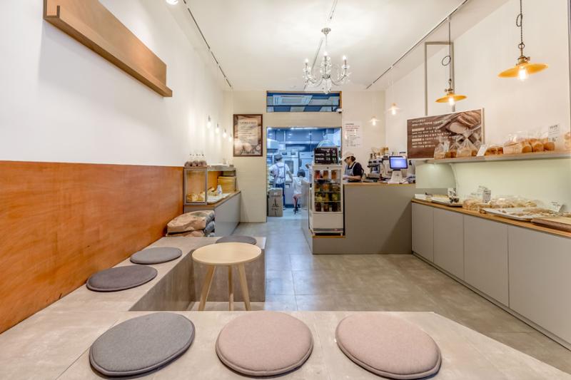 简约 13 坪烘焙店，打造温馨空间-3