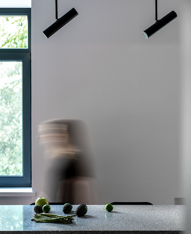 基辅市中心的一个小公寓，在开放空间内建造了一个立方体  U Concept-3