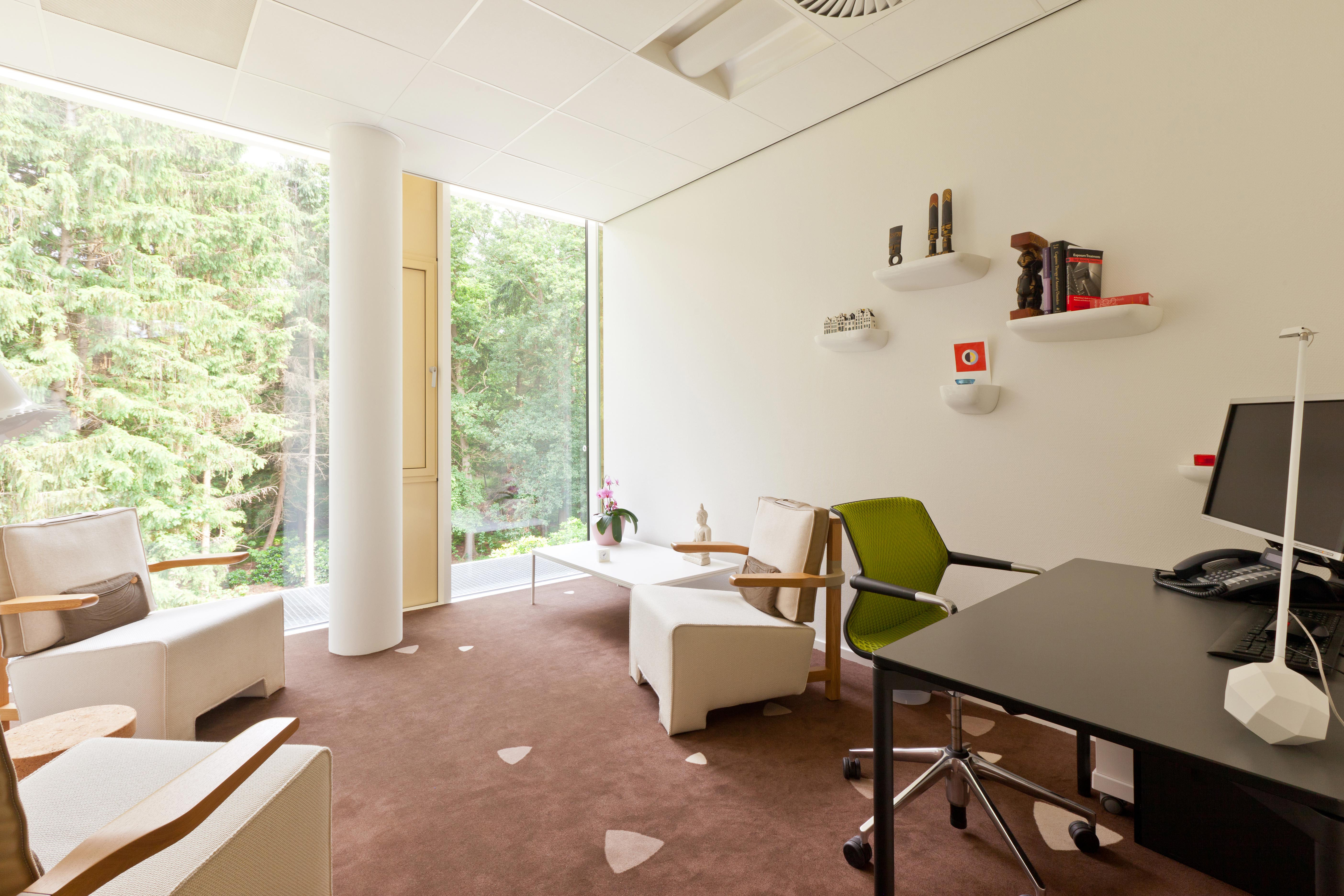 森林中的疗愈空间——荷兰 Helen Dowling 心理肿瘤疗养院-13