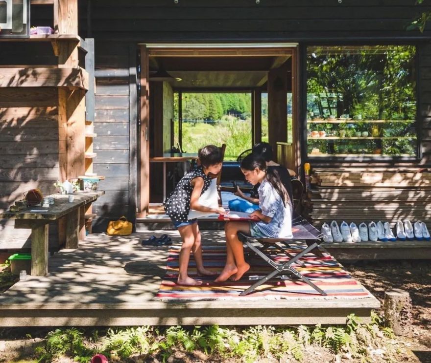 三胎家庭住进深山10年,人均6㎡卧室,却坐拥整片山林-61