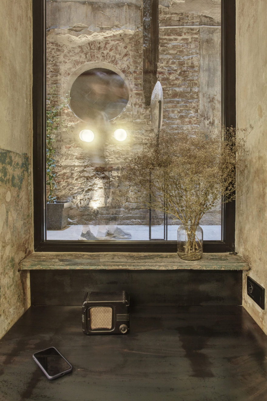 乌克兰利沃夫 Radio Garage 实验画廊改造-30