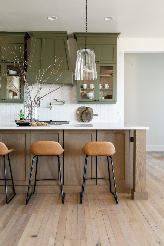 泥石,木色构筑的个性居所丨美国爱达荷丨Judith Balis 室内设计-0