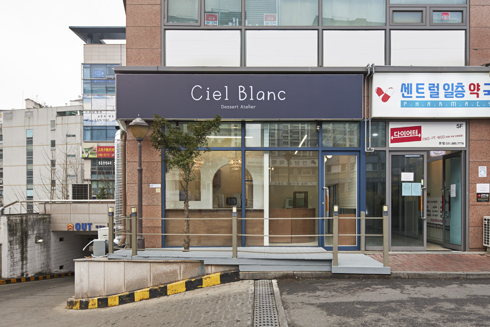 极简风格 8 平米工作室设计，成本低至万元-2