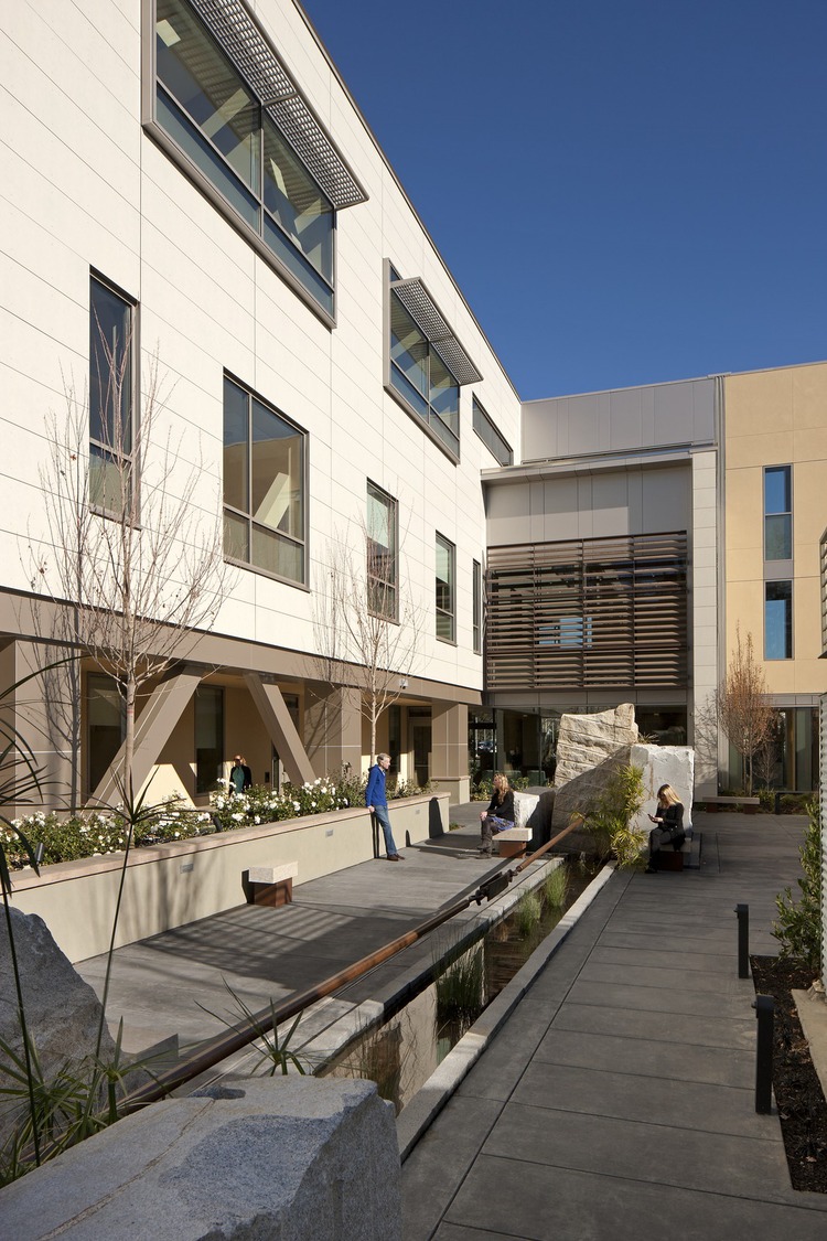 queen of the valley medical center herman family pavilion-3