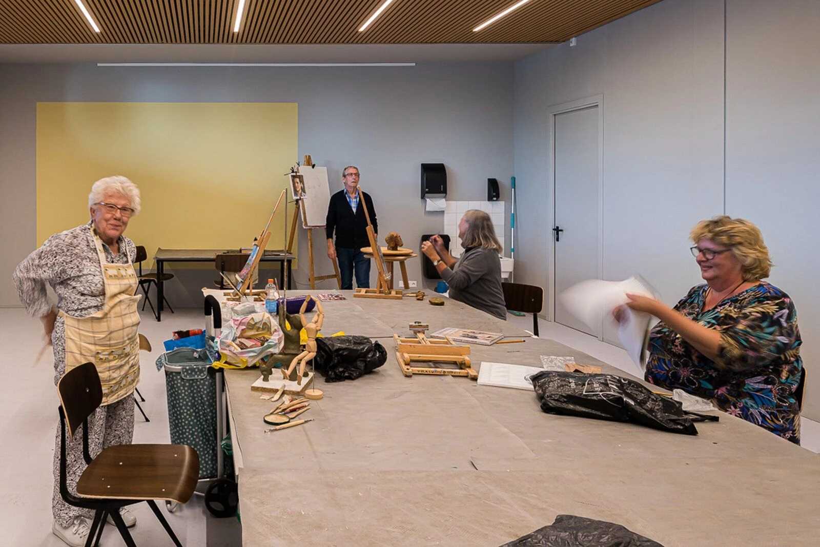 荷兰 Eemnes 中心的多功能“母亲之屋”-24