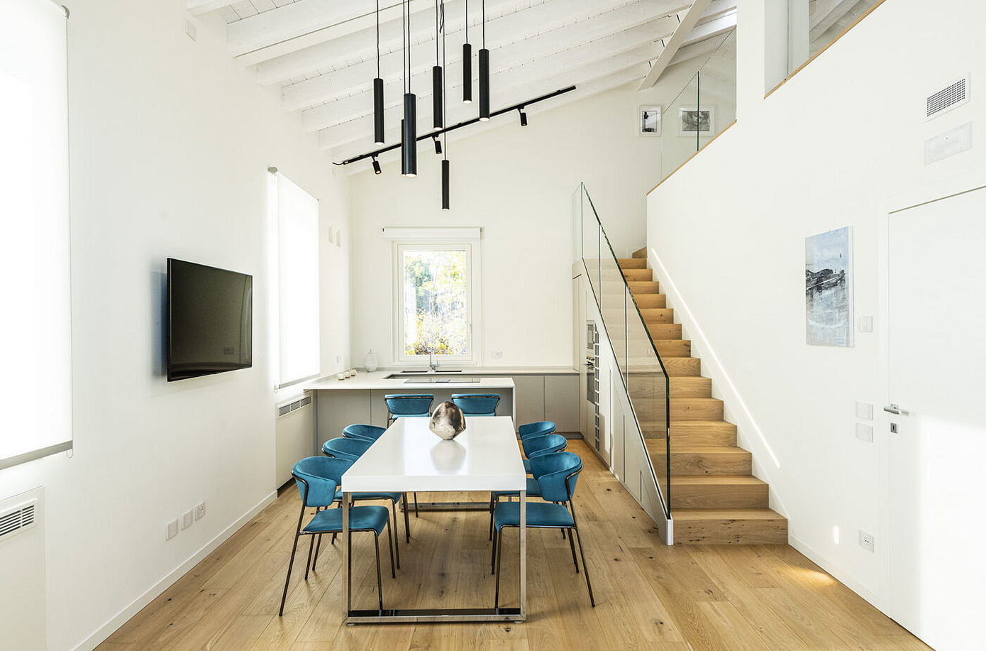 Casa MZ — Crafted Oak Interiors for an Art Historian’s Home-1