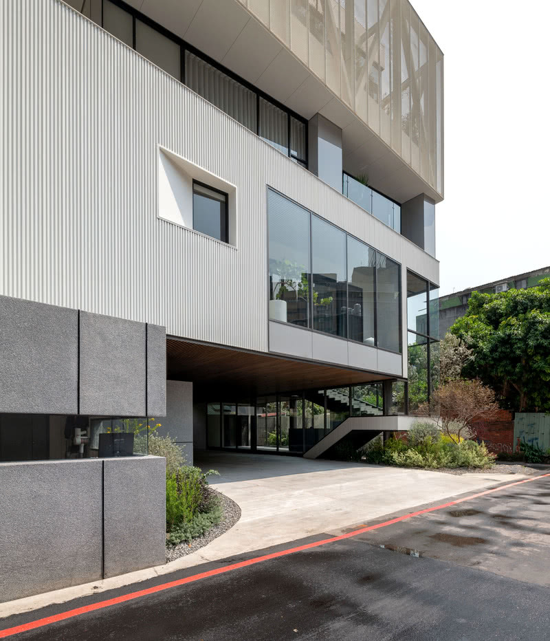 浮光岛屿 · 垂直绿意的售楼处设计-10