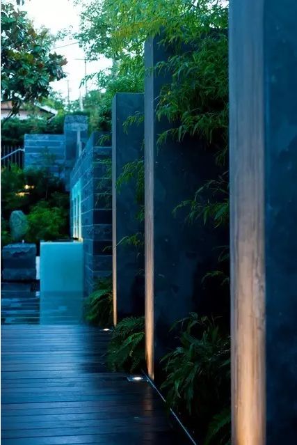 狭长院子变身艺术空间的设计秘密-32