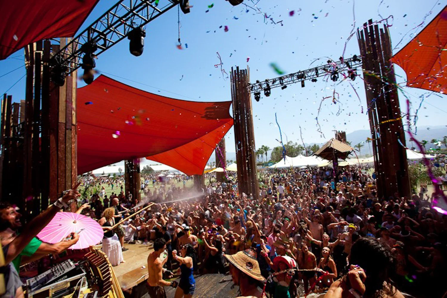 Do Lab Misting Oasis Stage at Coachella 2010 — HUNTER LEGGITT STUDIO-33