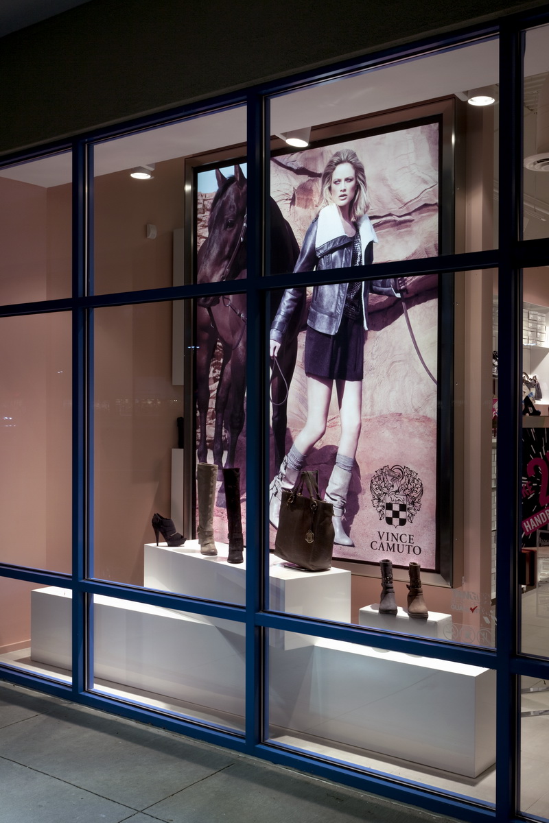 曼哈顿设计师打造 Vince Camuto outlet 概念店-15