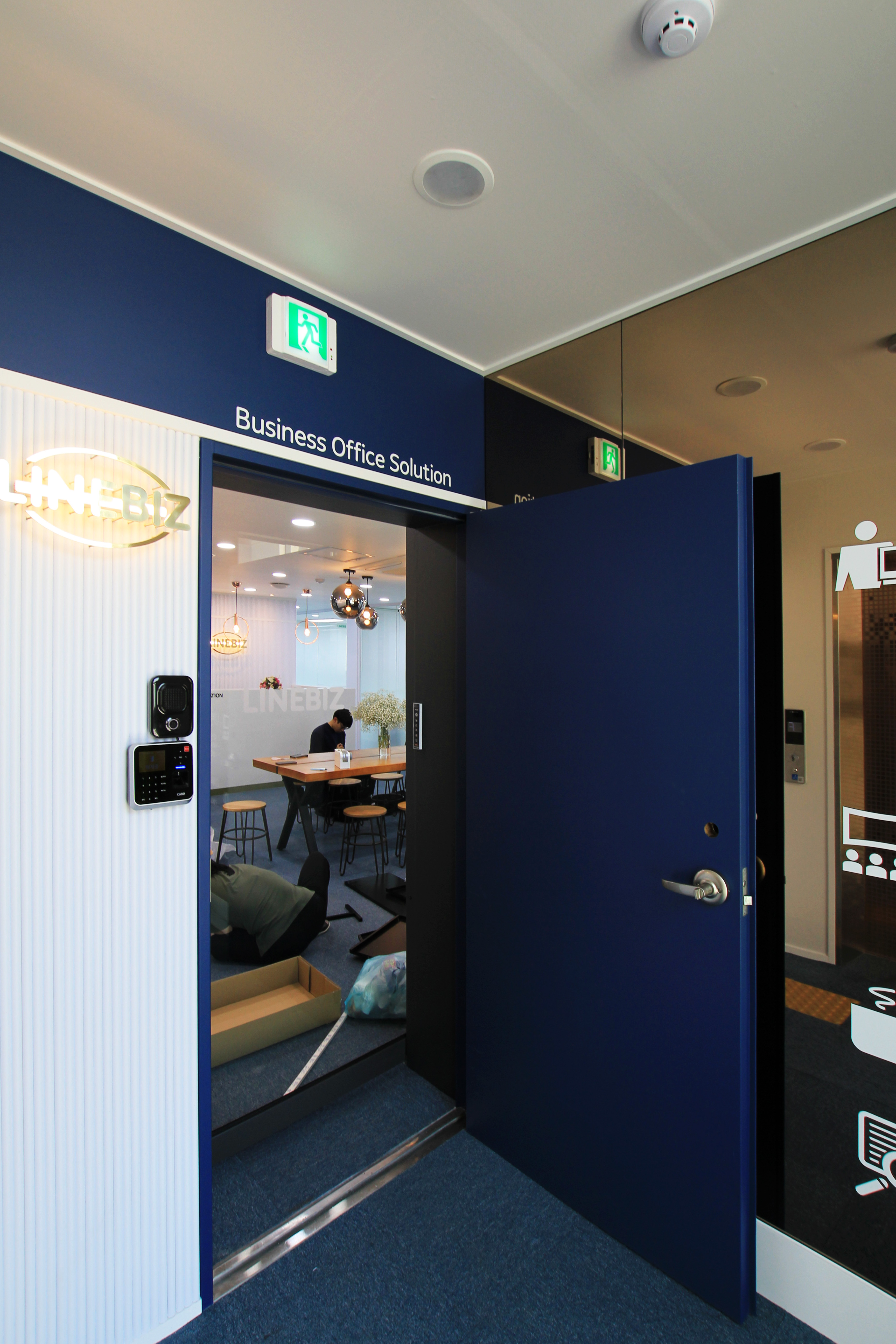 简约 95 平共享办公空间设计-13