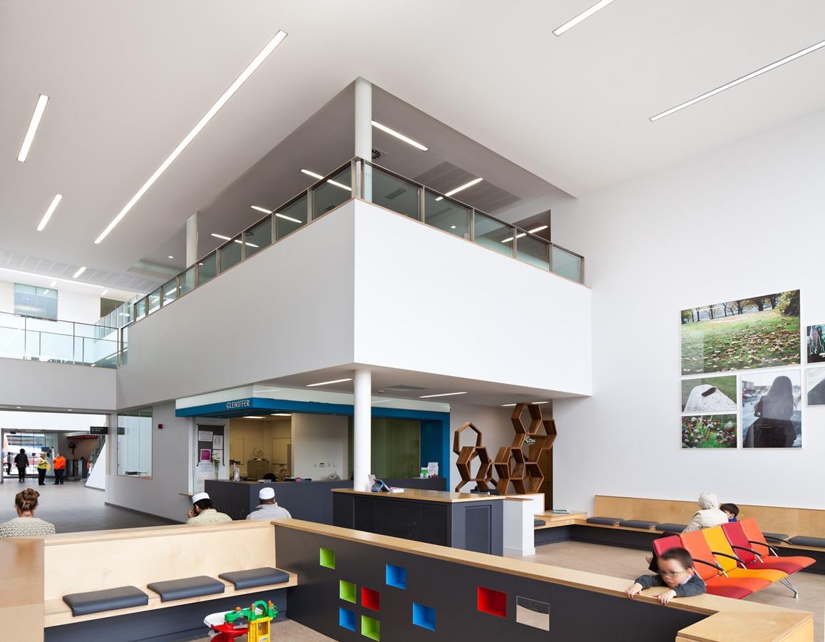 英国 Barrhead 健康中心 | 现代设计与社区关怀的完美结合-8