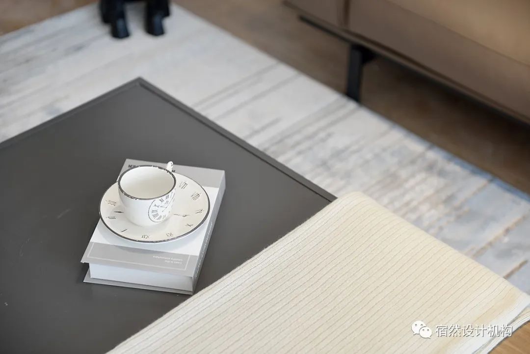 南昌 125㎡现代简约家居,黑白灰中融入绿色与橙色-51