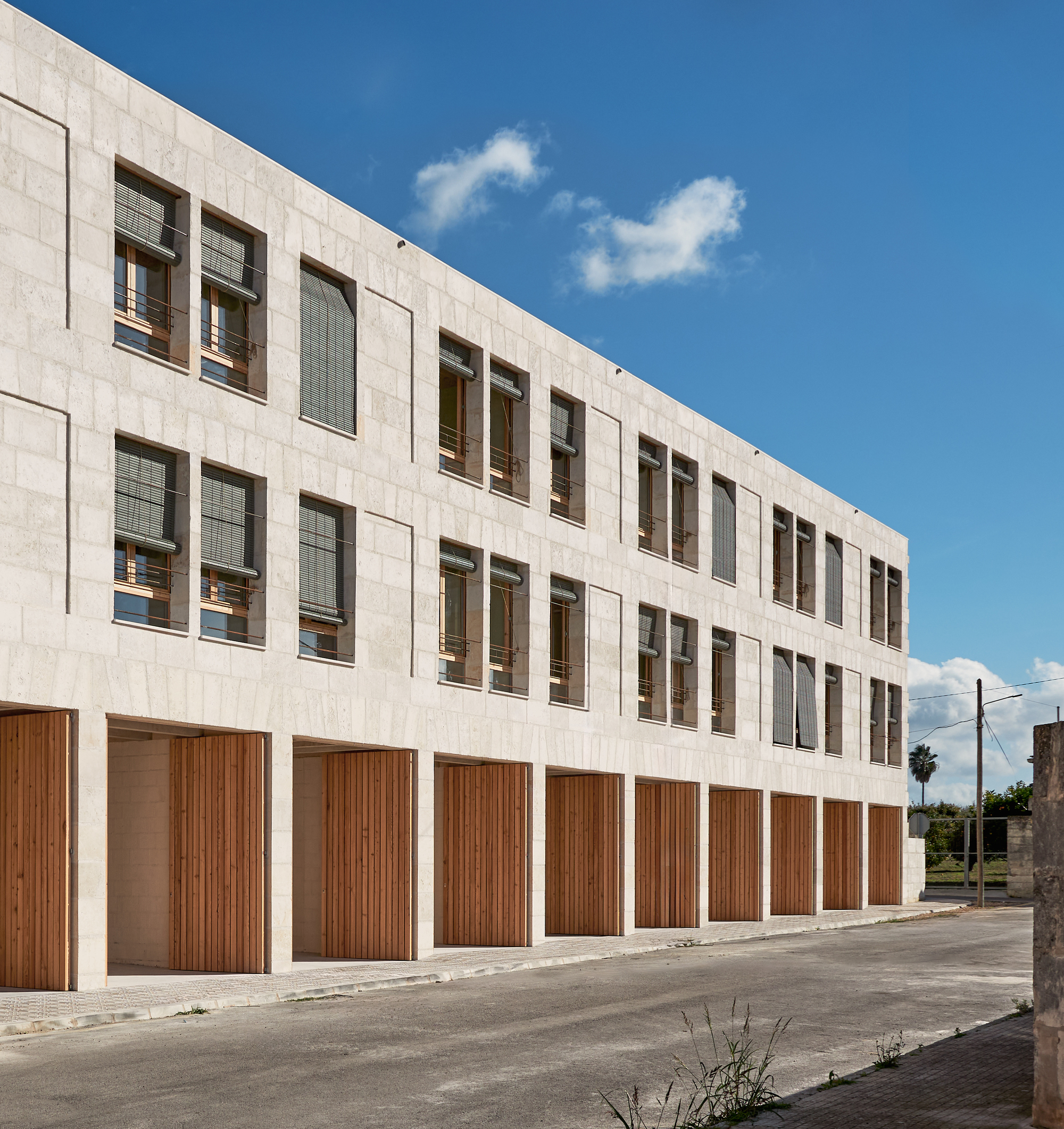 Ten Social Housing Units in Santa Margalida, Mallorca / Javier Gavín + Siddartha Rodrigo + Juan Moreno + DATAAE-13