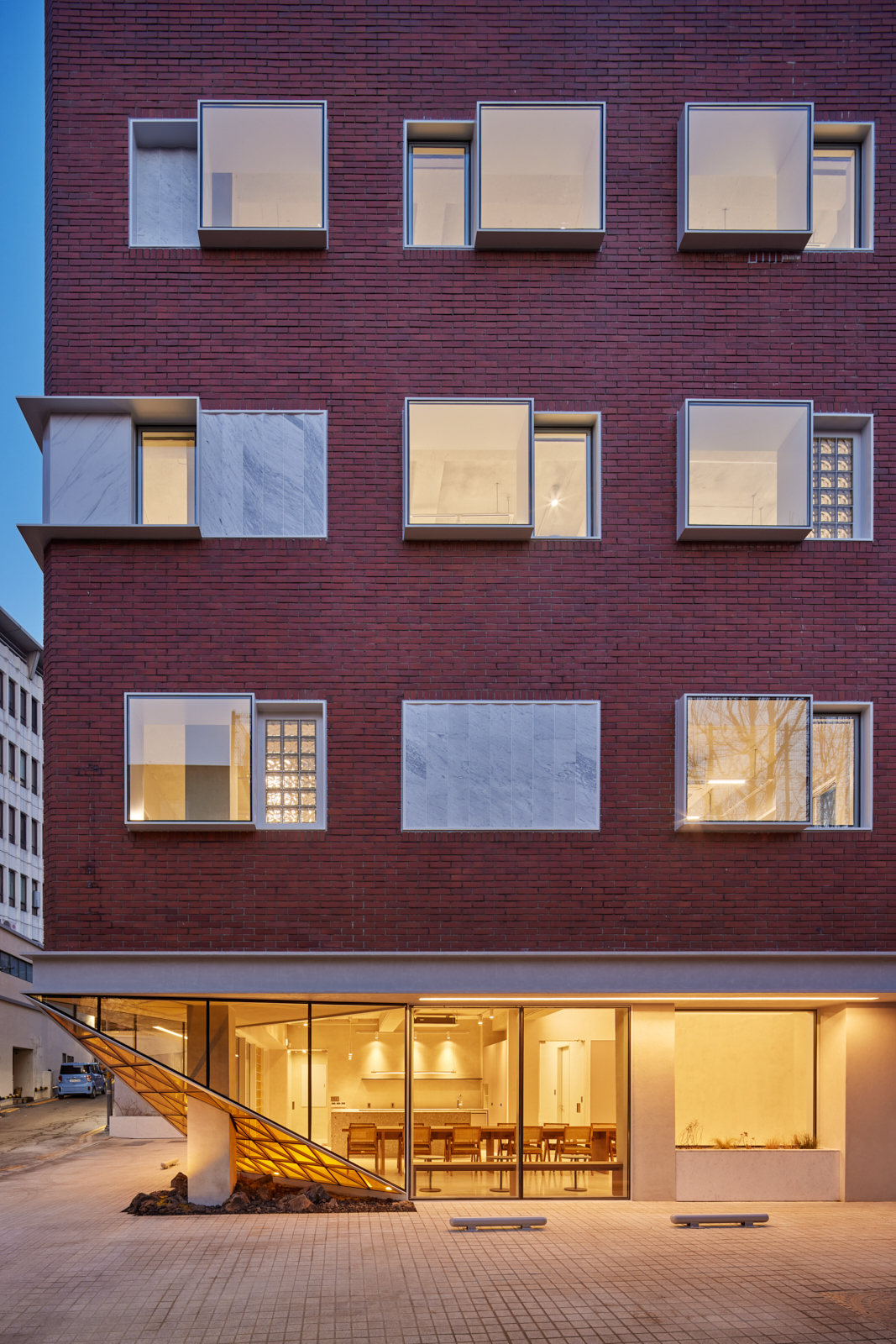 九个窗户，S·E·E·D 房屋丨韩国首尔丨S.E.E.D haus-35