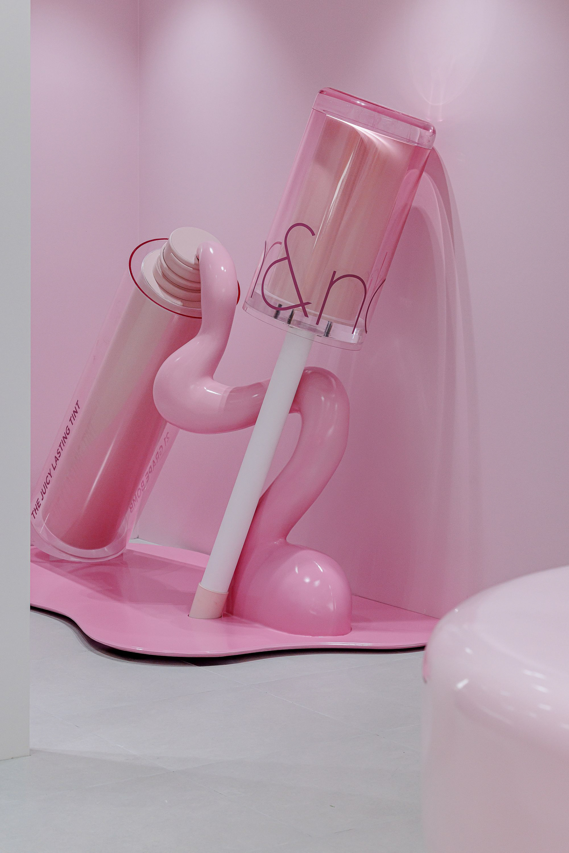 Rom&nd Flagship Store, Pink Office in Seongsu-4