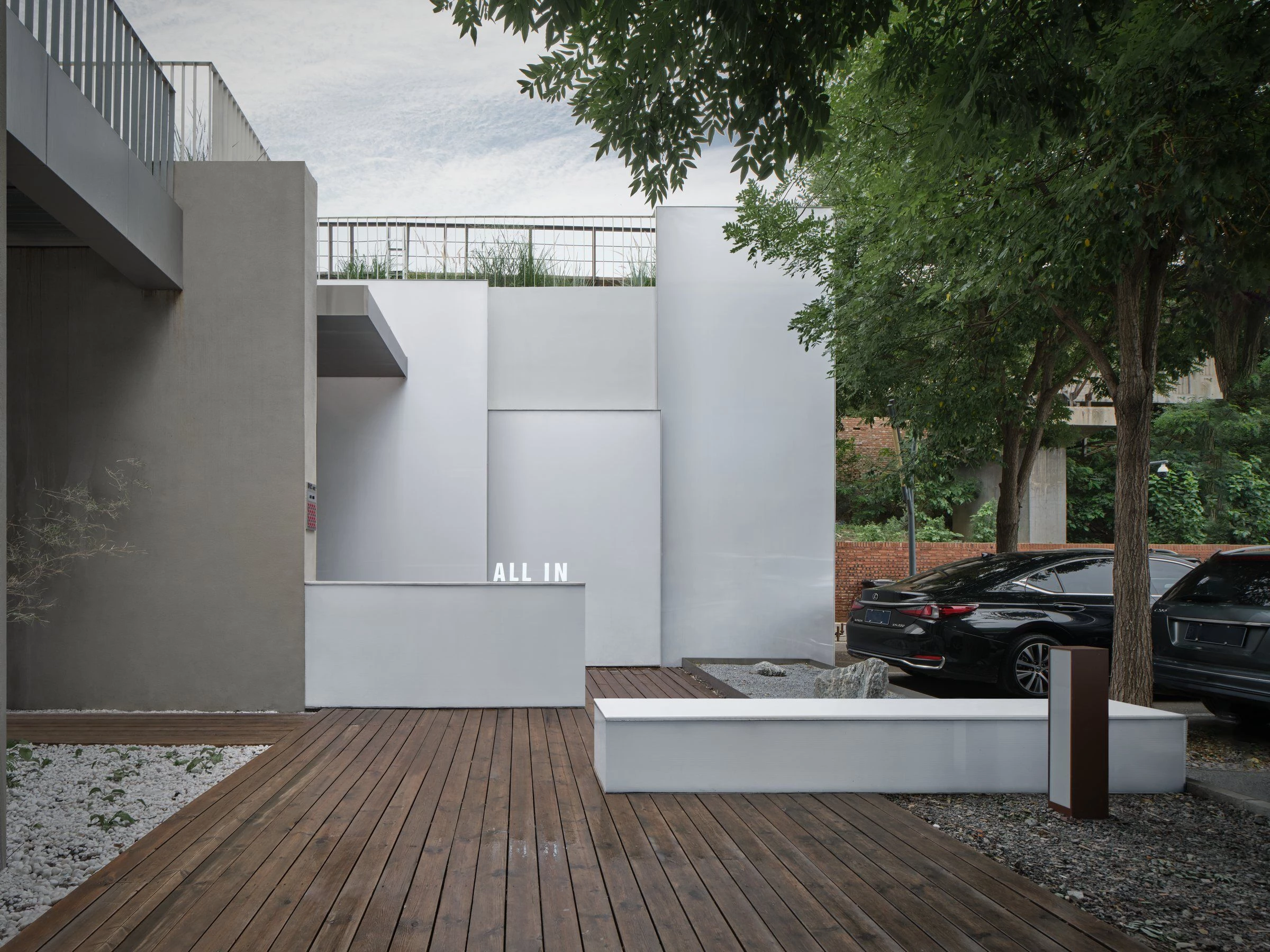 ALL IN Highline Brand Collection Store-51