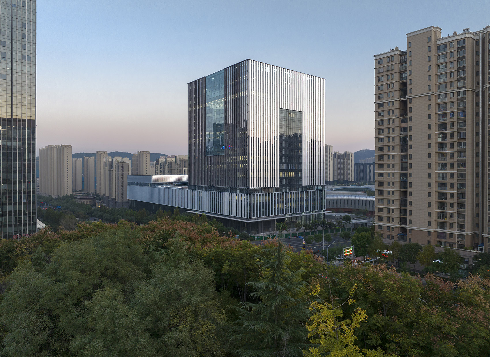 国家重型汽车工程技术研究中心丨中国济南丨CCDI 21设计工作室-4