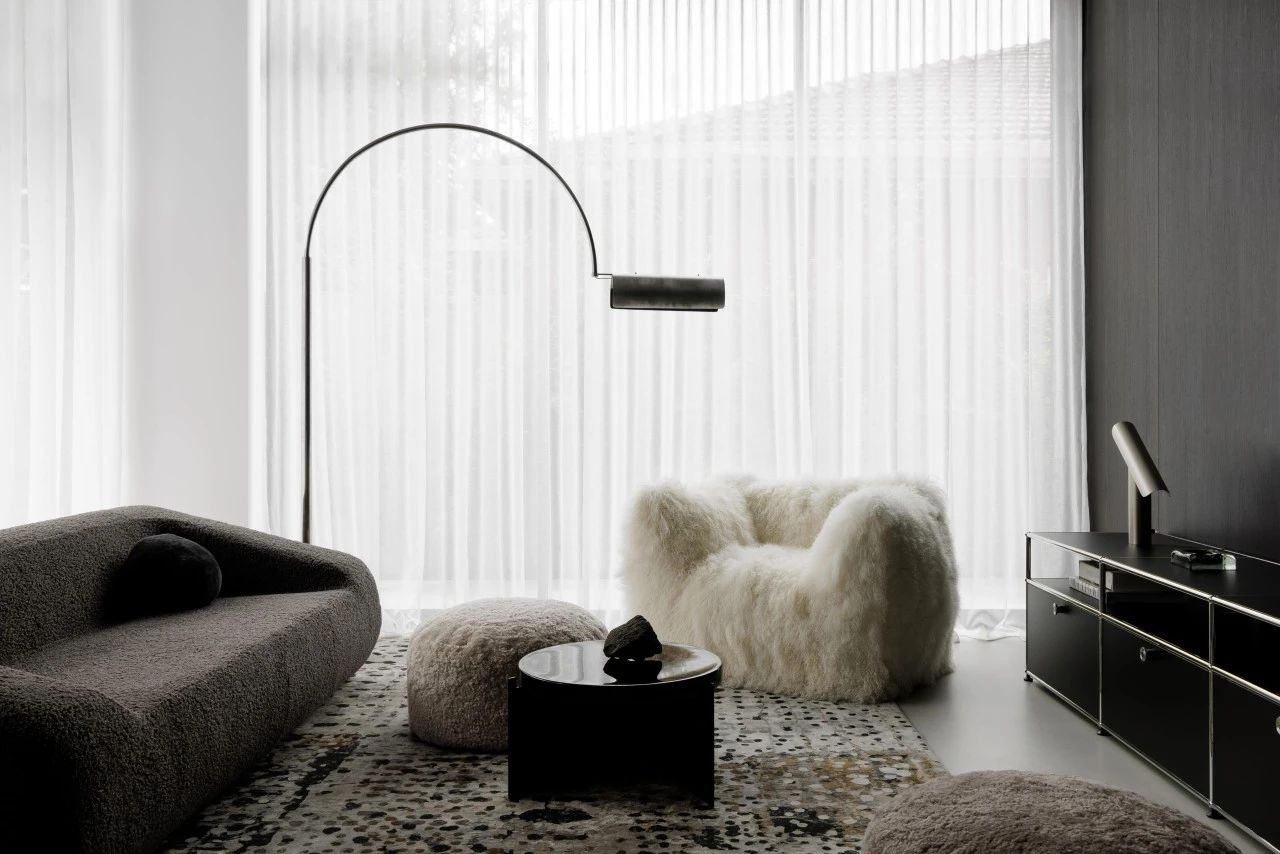 新旧融合的单色住宅丨澳大利亚墨尔本丨C.Kairouz Architects-32