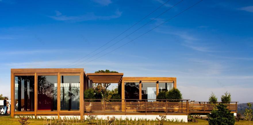 巴西 Campos de Jordão 的透明图书馆咖啡厅-5