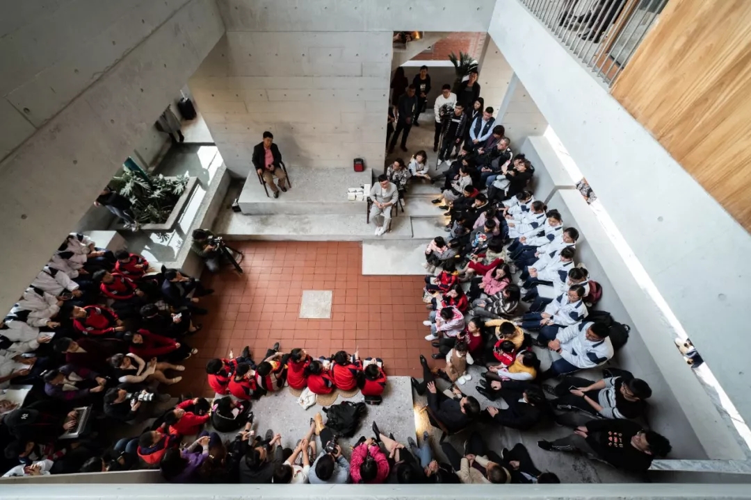 琚宾爆拆《皮囊》里的家，握手楼逆袭美宅+图书馆综合体！-114