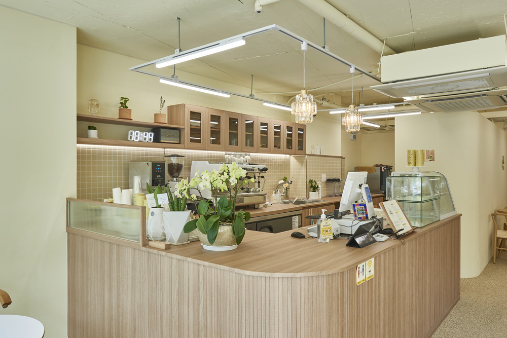 温馨 18 坪咖啡厅，黄色外观加分-13