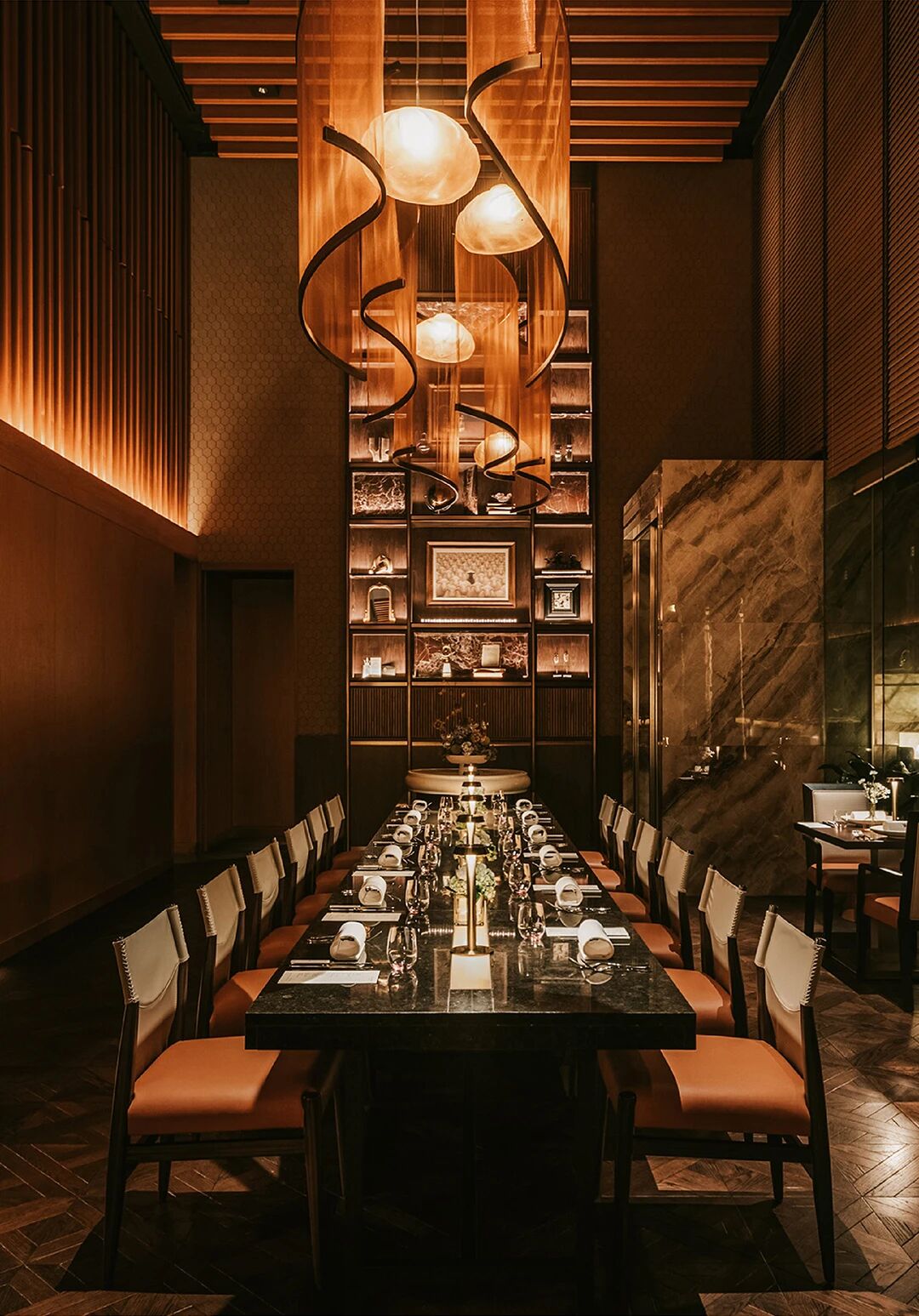 新作｜HBA  雅加达费尔蒙酒店The Crown餐厅 · 英伦风华，天际盛宴-14