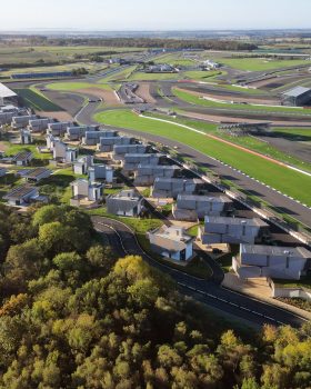 Escapade Silverstone 度假屋开发项目丨英国丨Twelve Architects