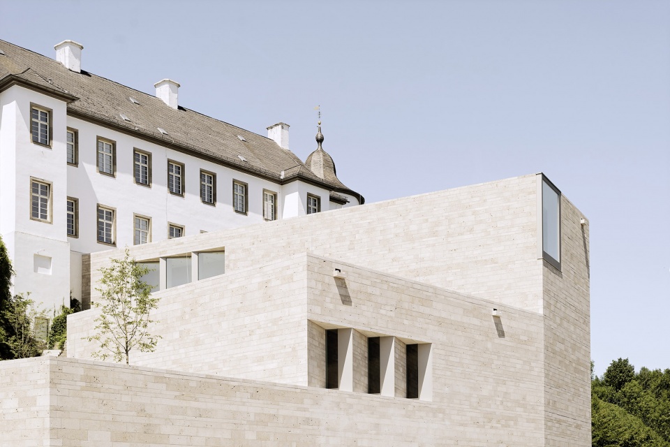 德国 Arnsberg 博物馆 | 阶梯式体量与城市媒介的巧妙融合-11