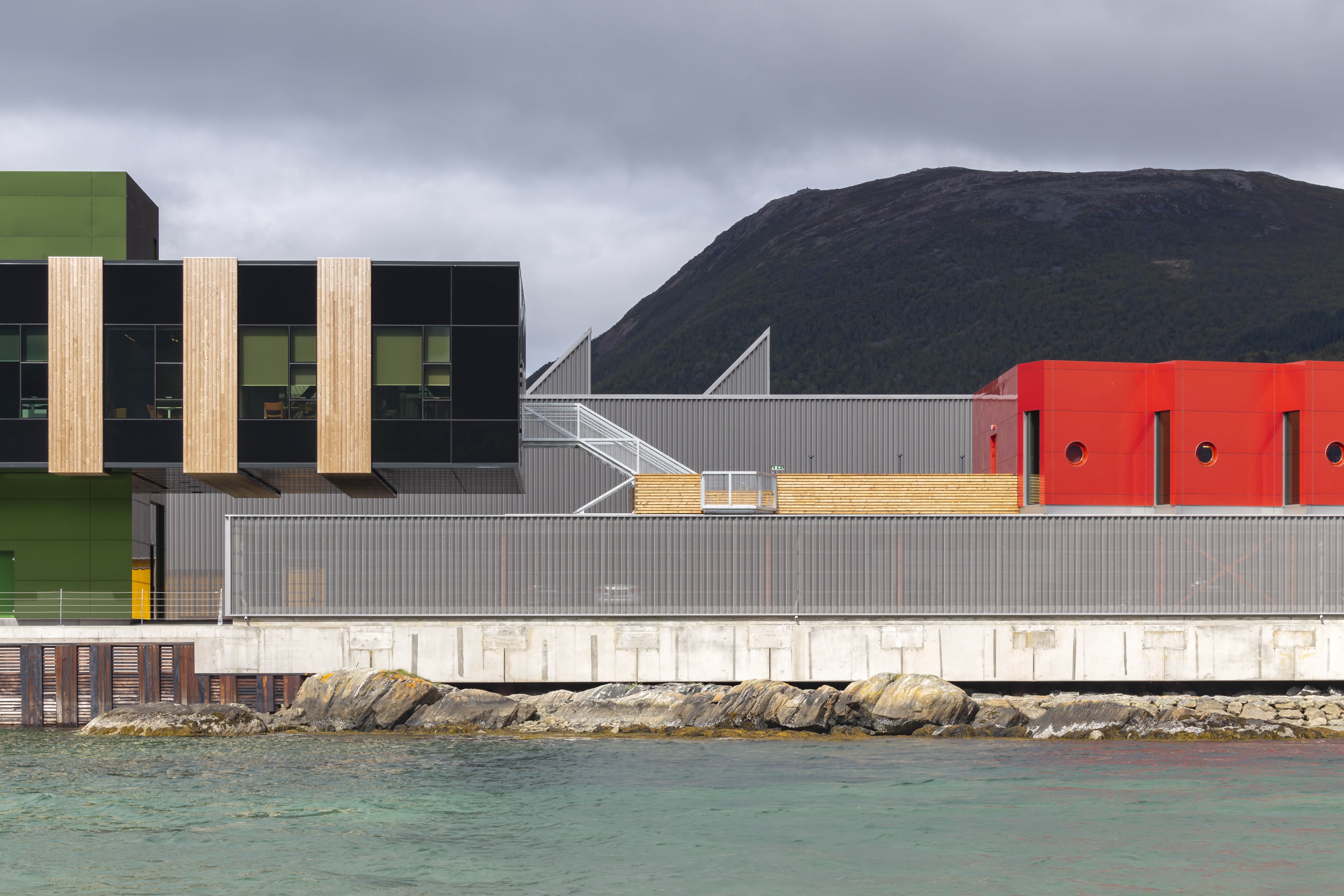 Snøhetta 打造炫彩 Holmen 工业区-4