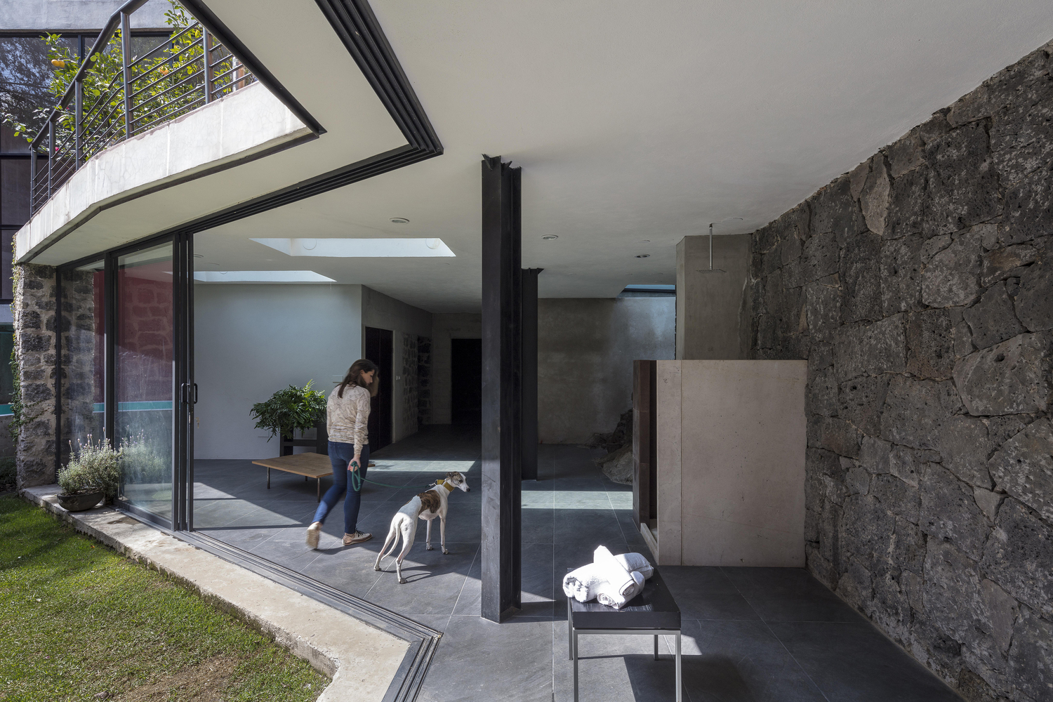 墨西哥城火山石住宅-43