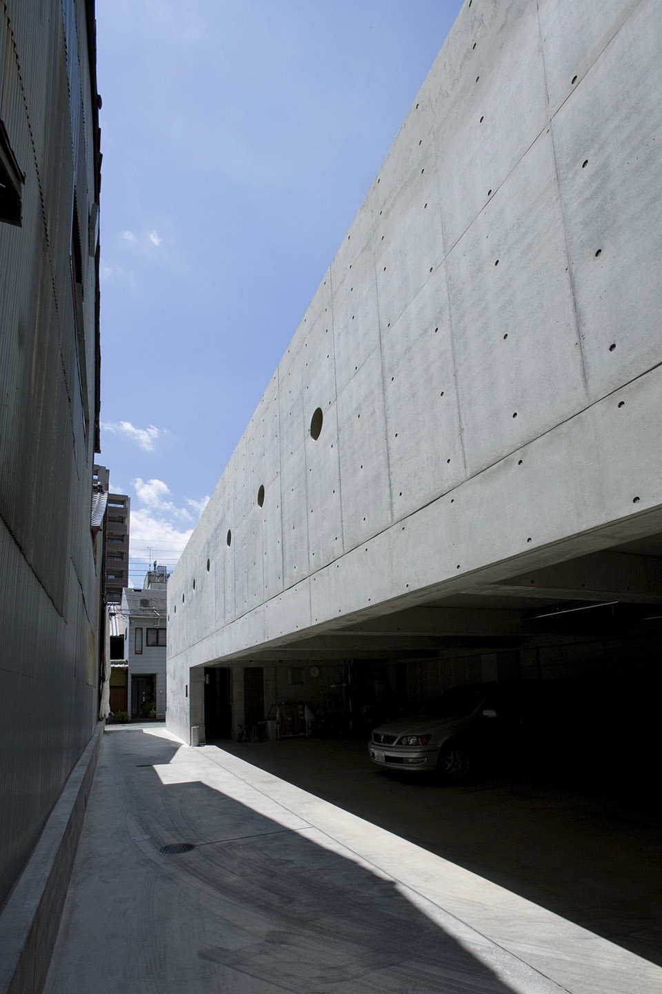 京都 MON 工作坊及住宅 | 十字孔洞的光影游戏-13