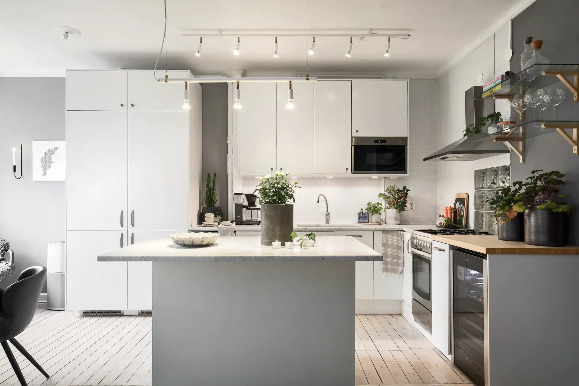 瑞典 54m2 设计公寓 | 窗 less 卧室的创意改造-8