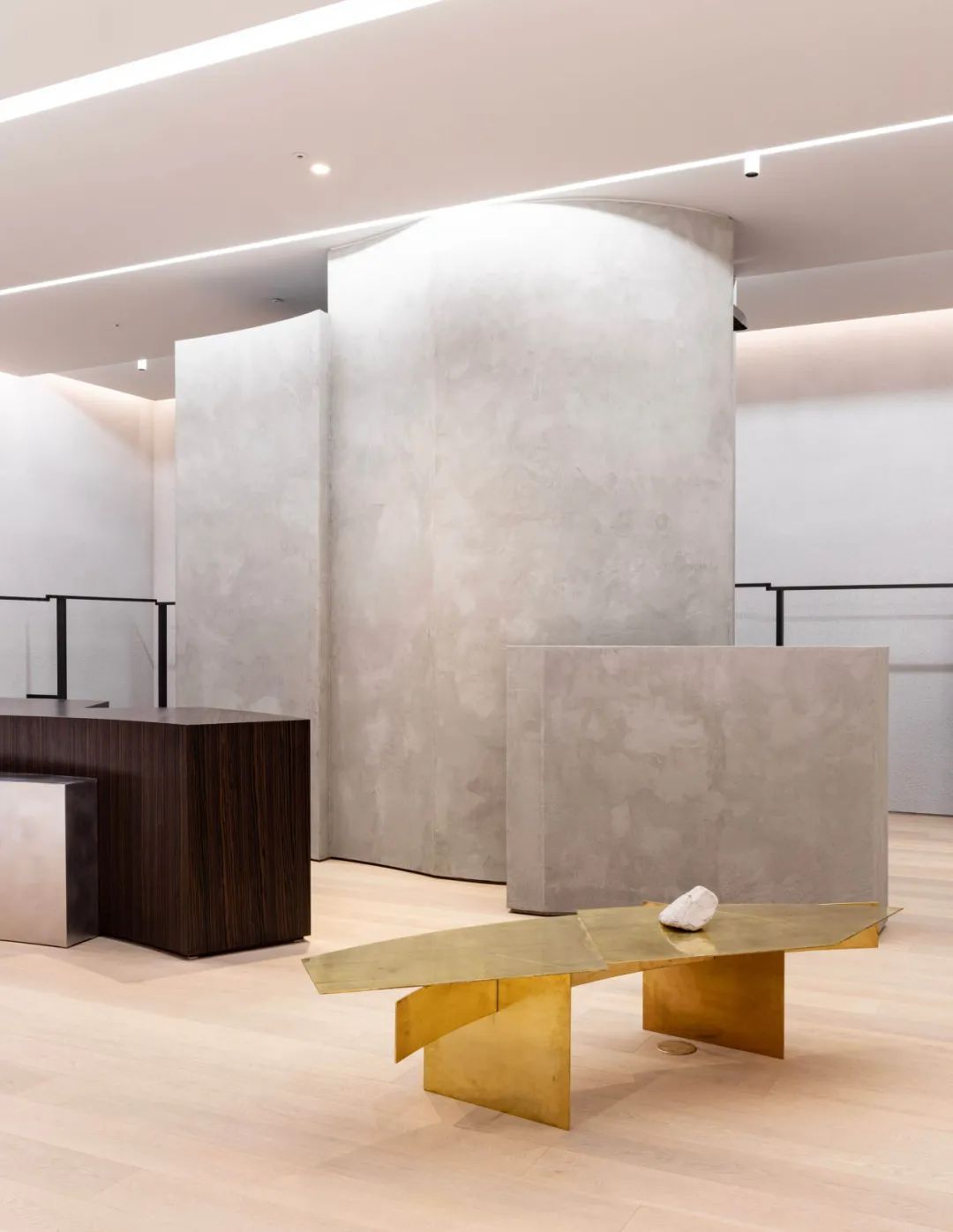 首尔 Coor 极简服装店设计丨韩国首尔丨Unravel-5