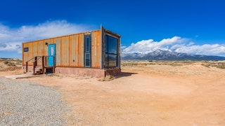 "Airbnb 上的 8 个独特集装箱房屋,让你体验别样度假生活"-4