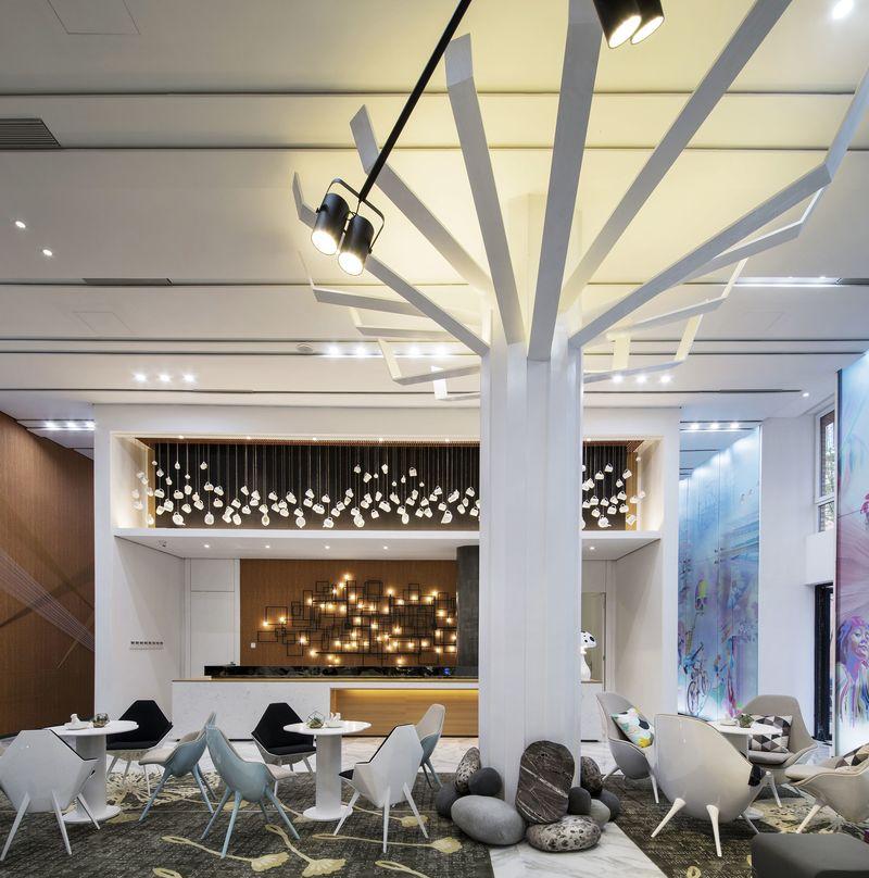 青岛万科桃花源售楼部 | 创新空间设计，彰显独特风格-17