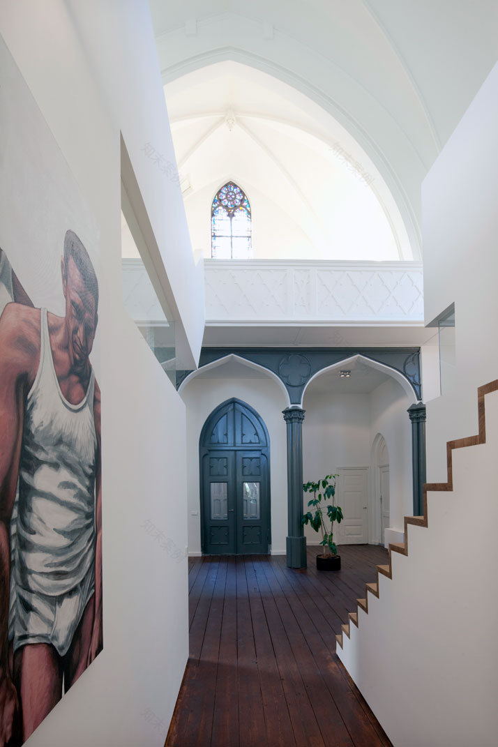 Church conversion into a residence in Utrecht by Zecc-38