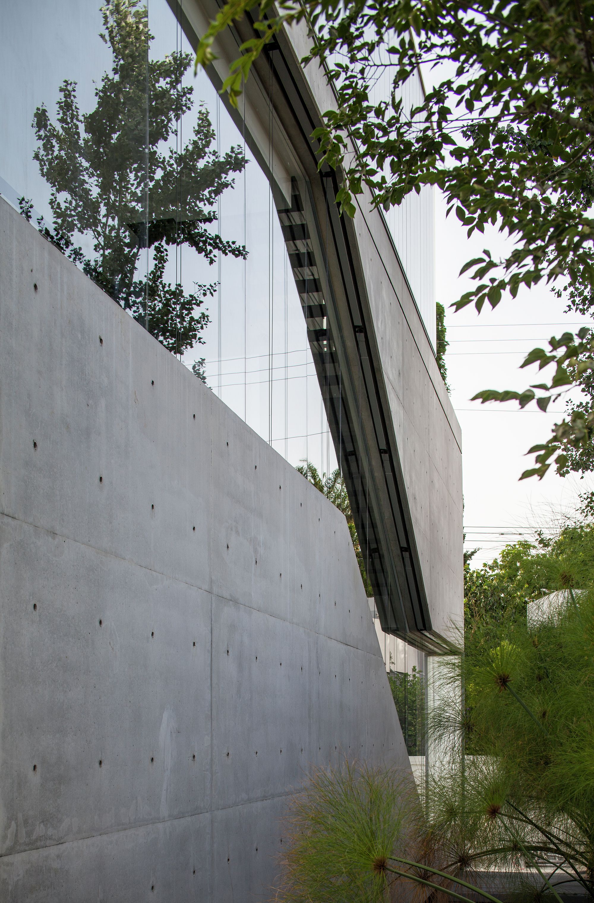 割裂与连接 | 混凝土与玻璃的共生之作-83