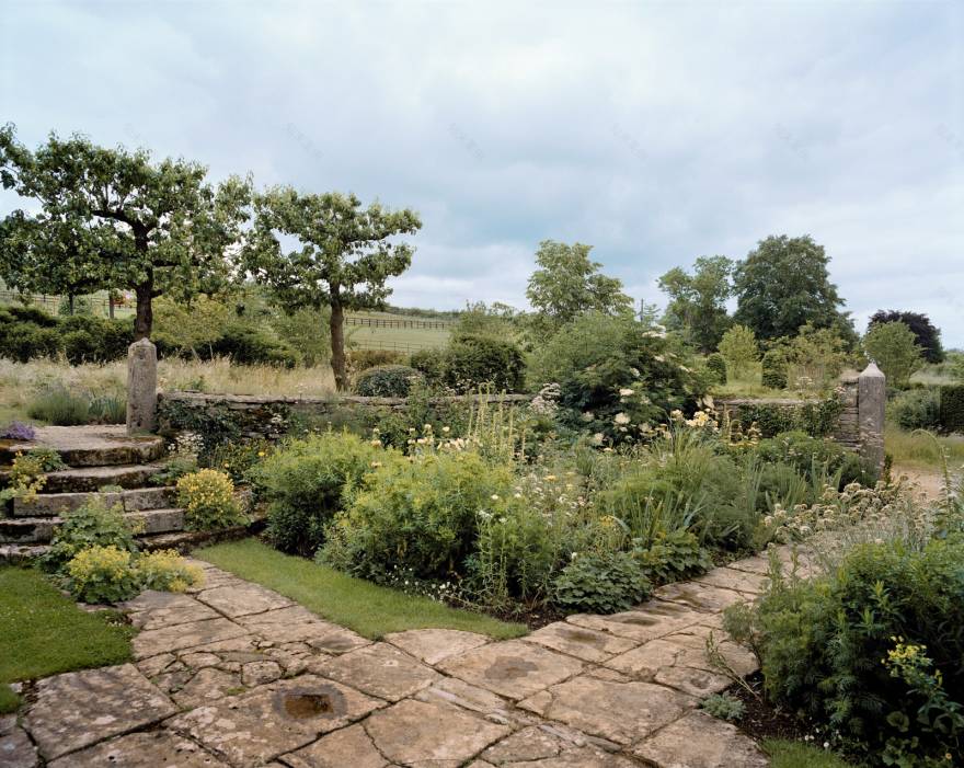 How Miranda Brooks & Bastien Halard Created One Of The Most Beautiful Homes In The Cotswolds | British Vogue-4