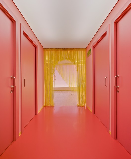 色彩与光代谢视角下的全方位康复中心设计-27