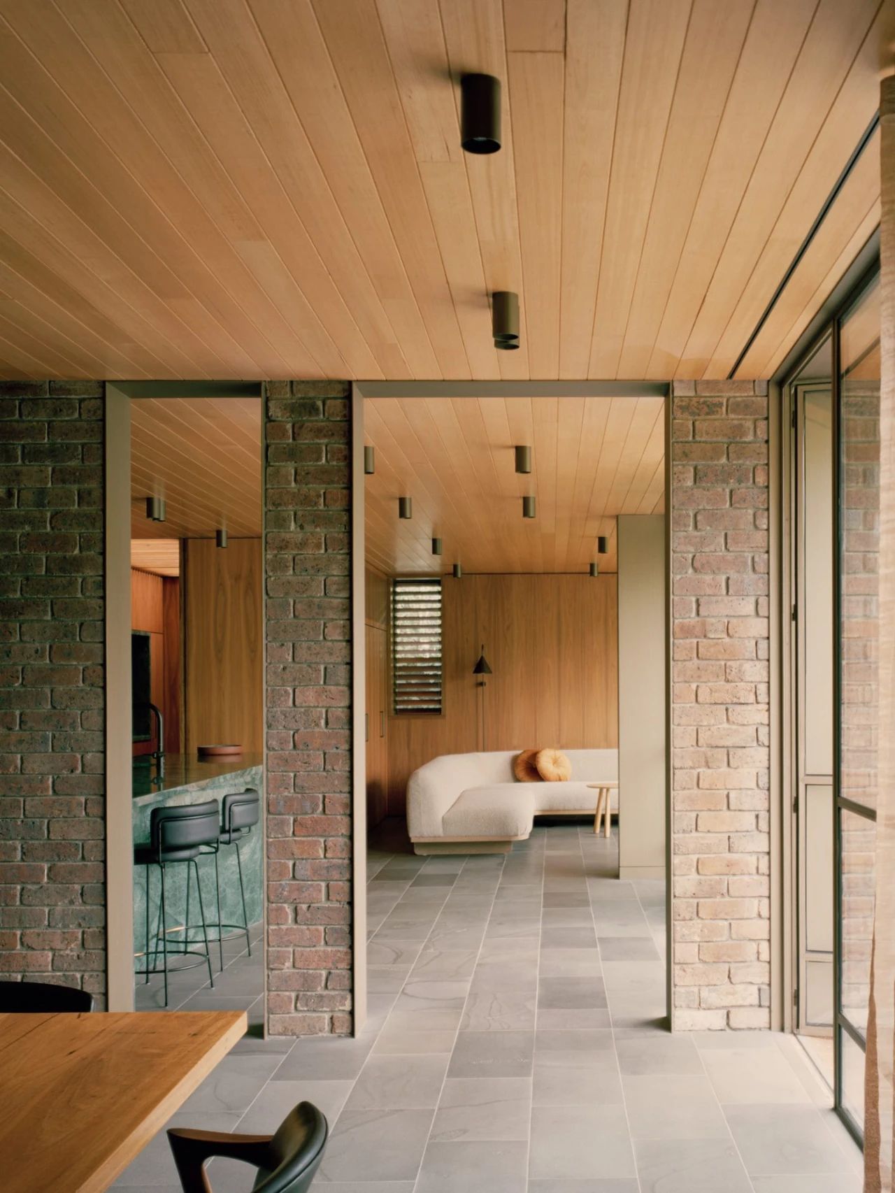 折线形屋顶房子丨澳大利亚墨尔本丨Studio Bright-15