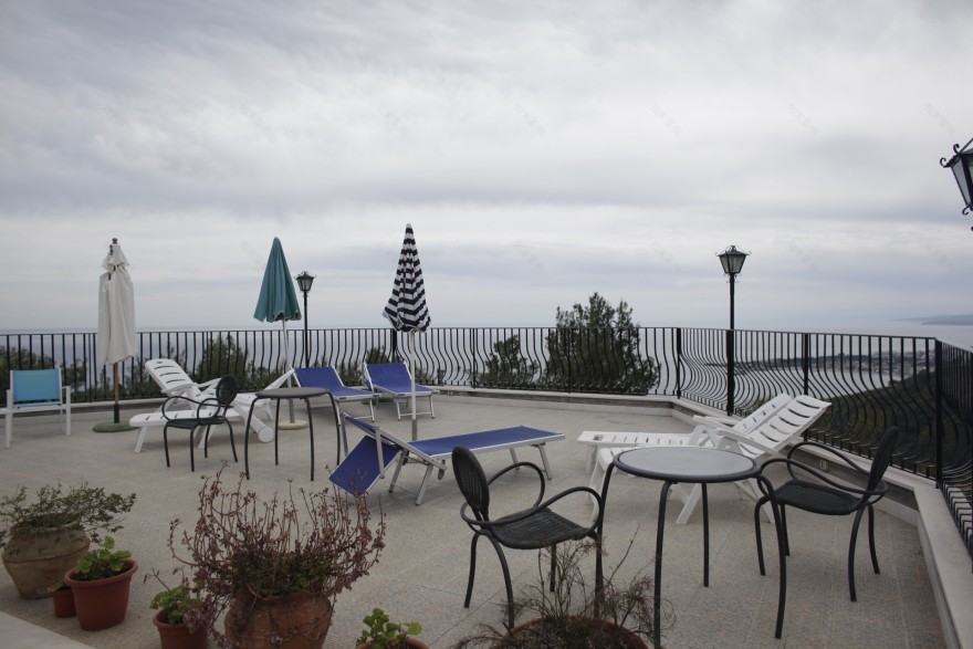 意大利陶尔米纳带泳池眺望佳的Airbnb民宿-18