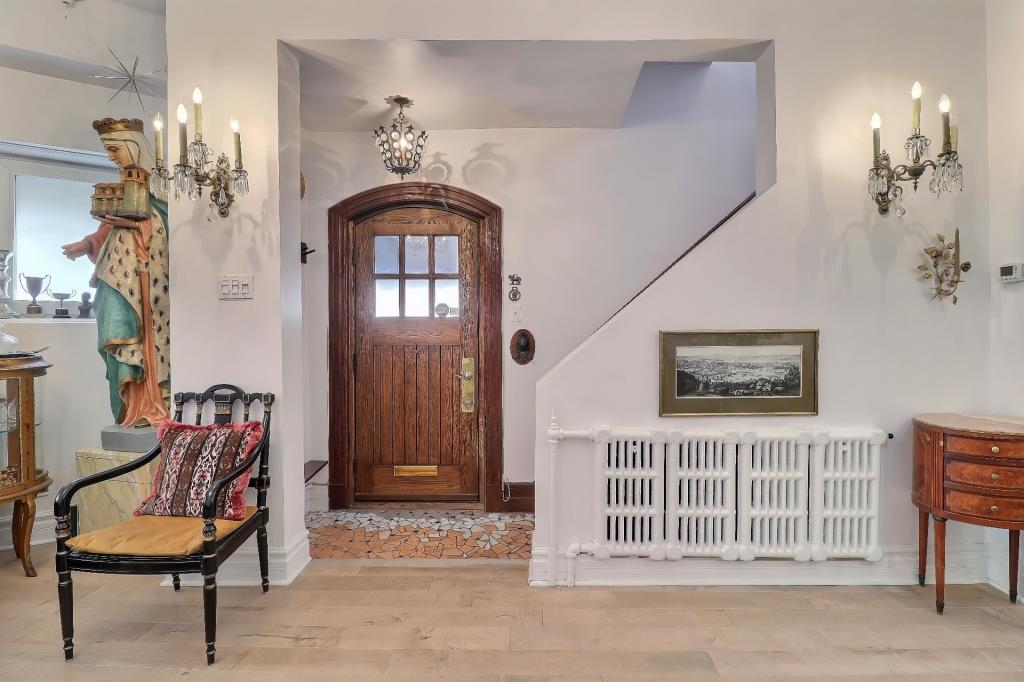 蒙特利尔维勒玛丽区印象深刻的住宅丨加拿大蒙特利尔丨Joli Joli Design-11