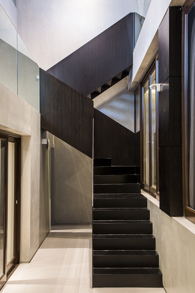 温豪美斯别墅

注释：Vinhomes可能是一个特定的地产相关品牌名称，直接音译为温豪美斯 ，Villa常见意思是别墅  -21