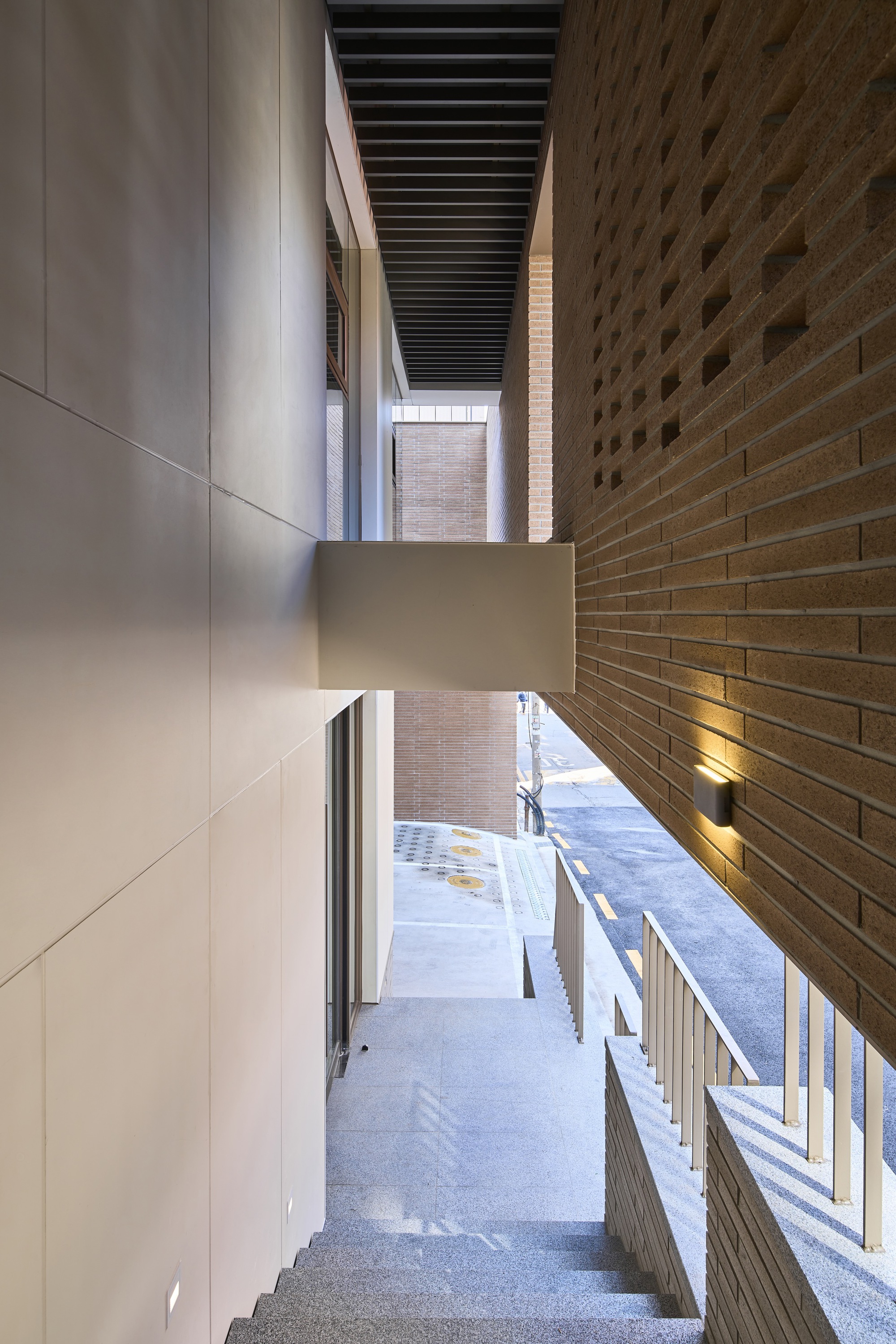 Seocho Staircase Neighborhood Living Facilities / mlnp architects-33